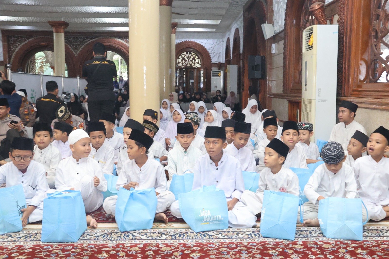 Polda Metro Jaya Gelar Peringatan  Nuzulul Qur’an 1447 H, Tanamkan Nilai Spiritual dalam Tugas Polri