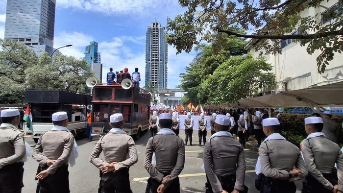 Polda Metro Jaya Sejukkan Bulan Suci Ramadhan Kedepankan Pendekatan Humanis Dan Tim Sholawat Dalam Penyampaian Aspirasi